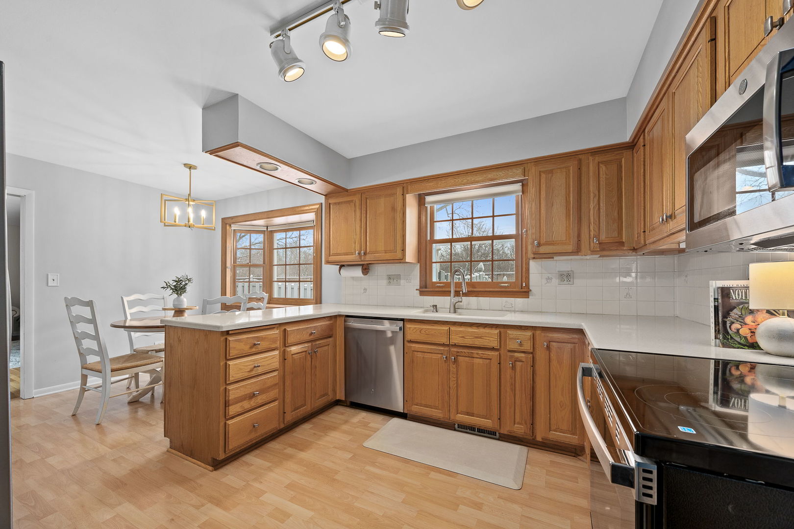 1532 Swallow Street Naperville, IL 60565 - Photo 12 of 38