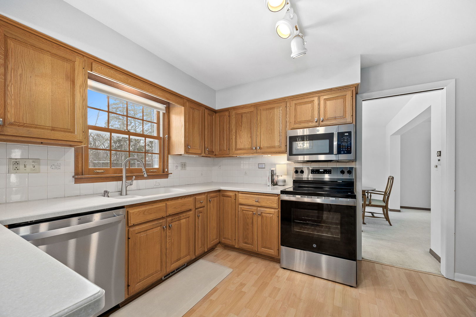 1532 Swallow Street Naperville, IL 60565 - Photo 10 of 38