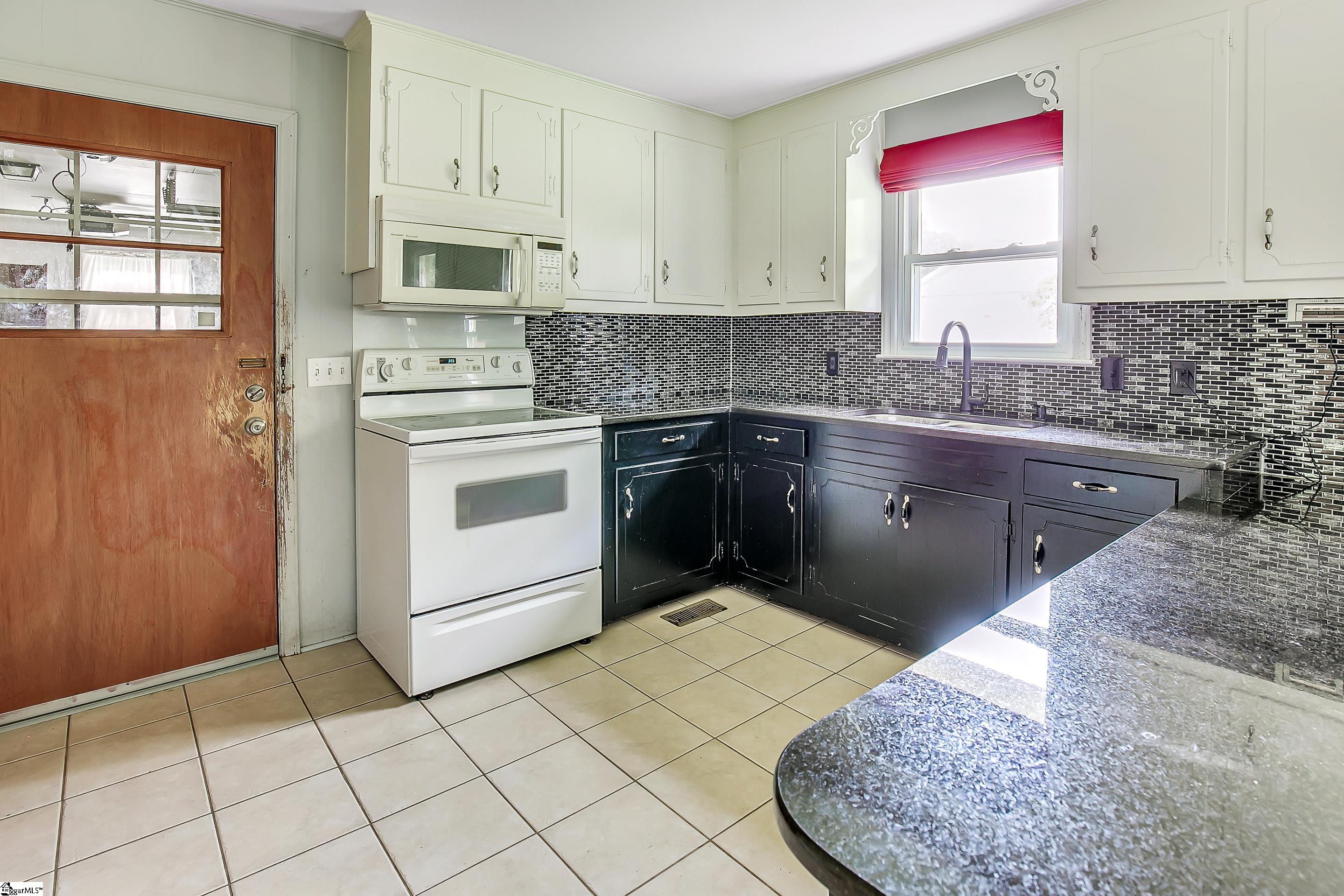 2330 Trammel Road Woodruff, SC 29388 - Photo 15 of 35
