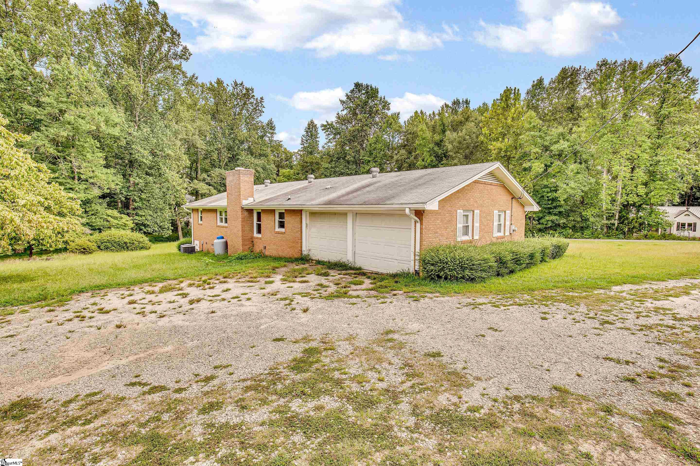 2330 Trammel Road Woodruff, SC 29388 - Photo 10 of 35