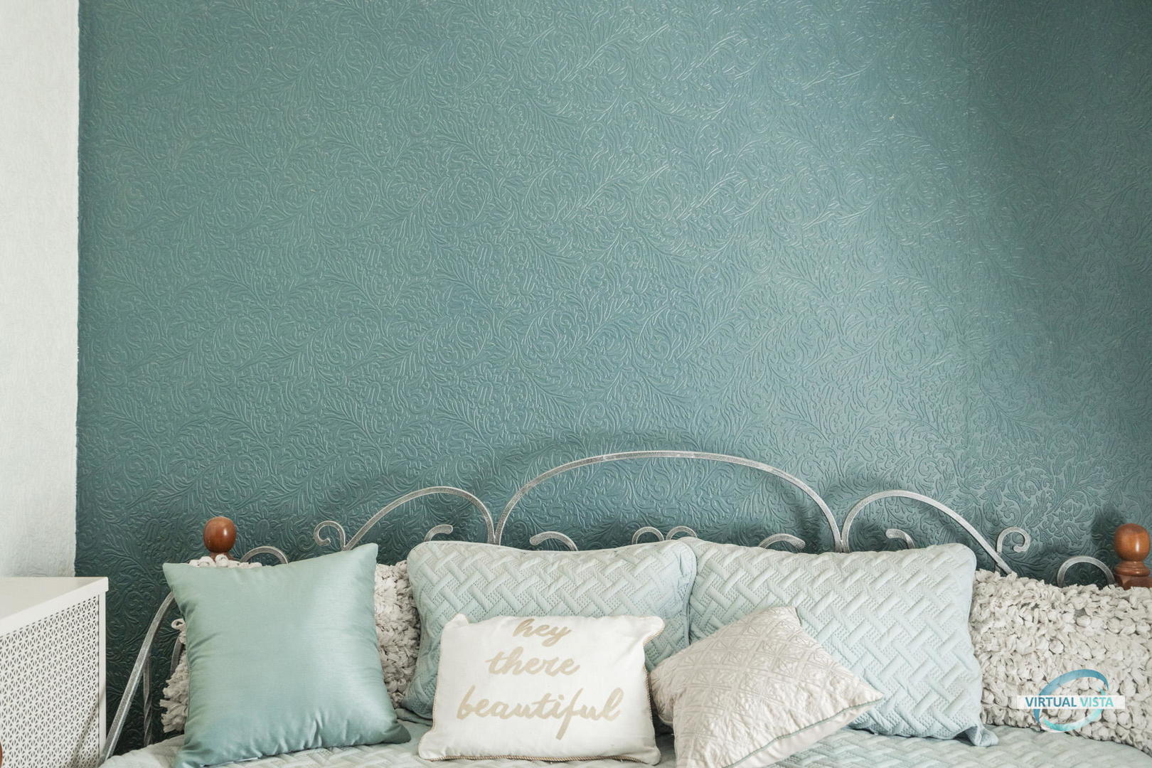 1529 East Marquette Road Chicago, IL 60637 - Photo 26 of 37 a close up of a bed