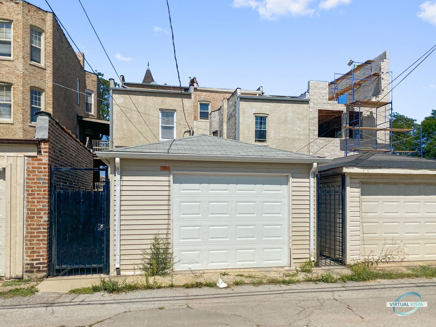 1529 East Marquette Road Chicago, IL 60637 - Photo 30 of 37 a view of a white house
