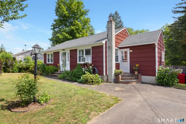 $375,000 | 1763 Long Hill Road, Guilford, CT 06437