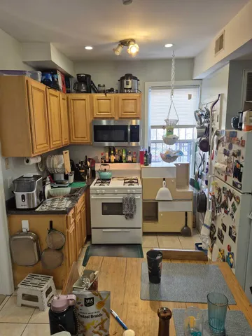 $1,750 | 693 Bergen Avenue, Unit 2, Jersey City, NJ 07304