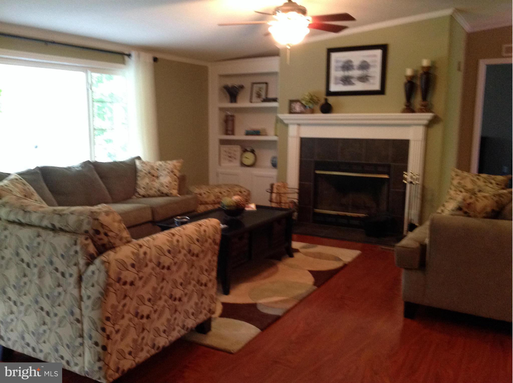 6001 Glebe Run Road Partlow, VA 22534 - Photo 20 of 30 Living Room