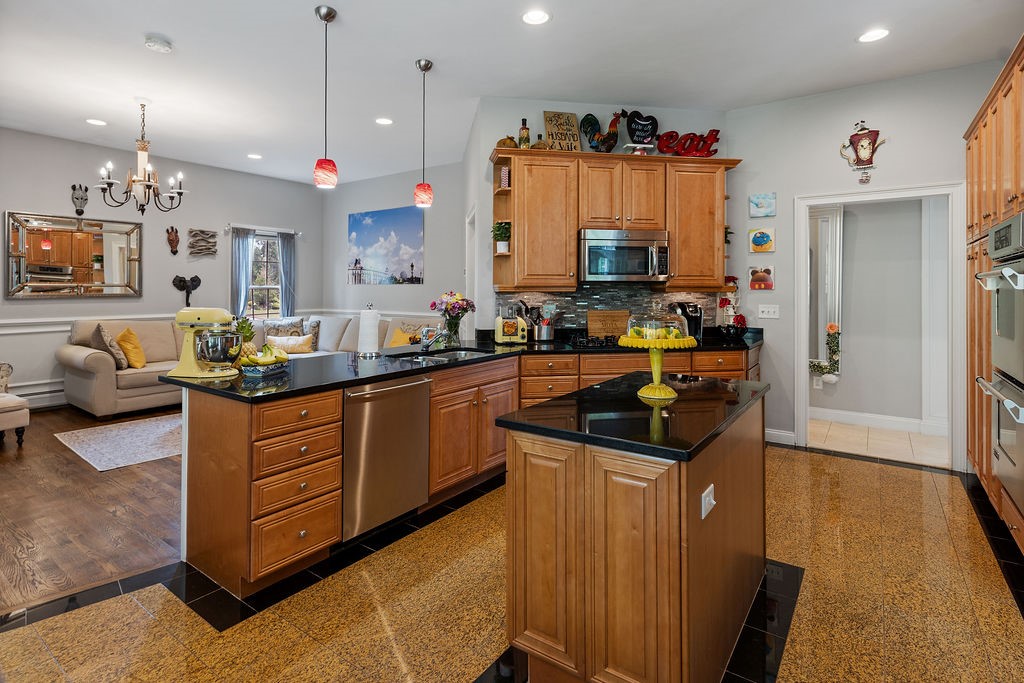 12 Paddock Drive Lincoln, RI 02865 - Photo 13 of 38