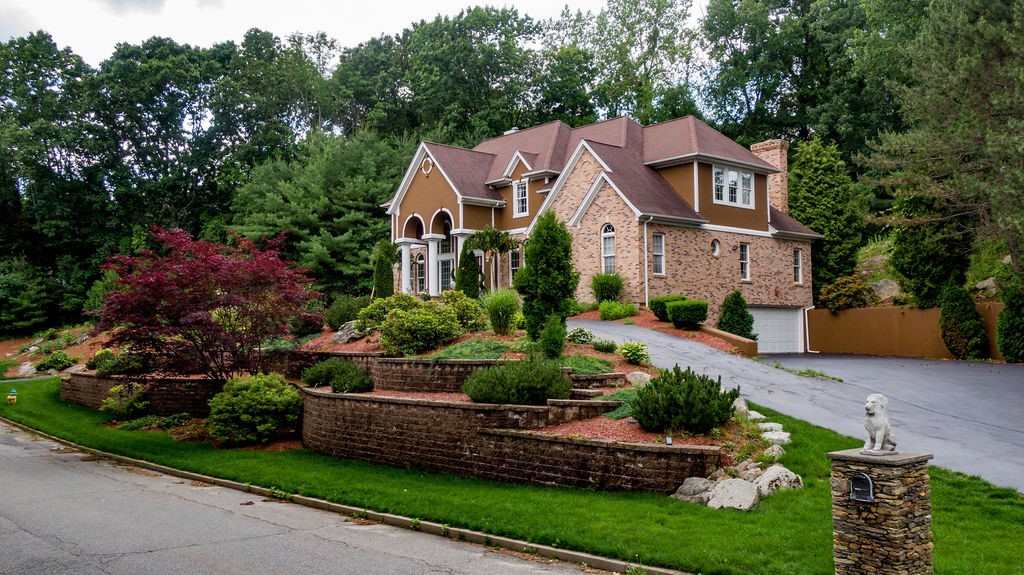 12 Paddock Drive Lincoln, RI 02865 - Photo 3 of 38