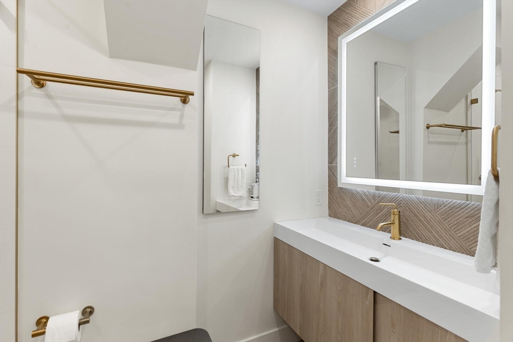 382 Commonwealth Avenue, Unit 24 Boston, MA 02215 - Photo 21 of 32