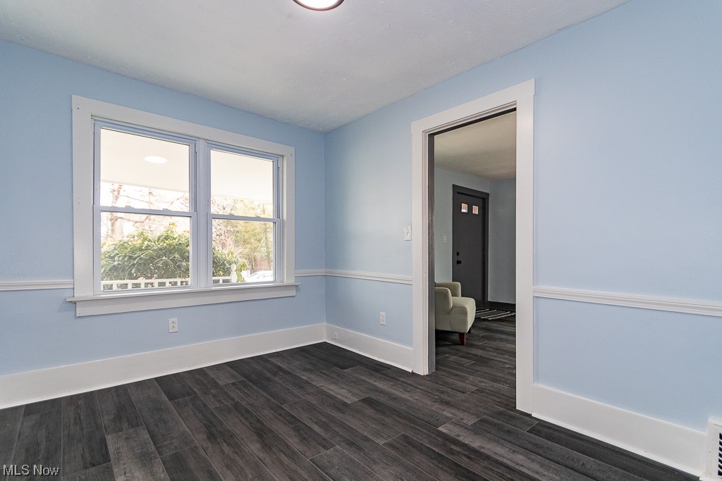1398 Argonne Road Cleveland, OH 44121 - Photo 12 of 35 Gallery Image 12