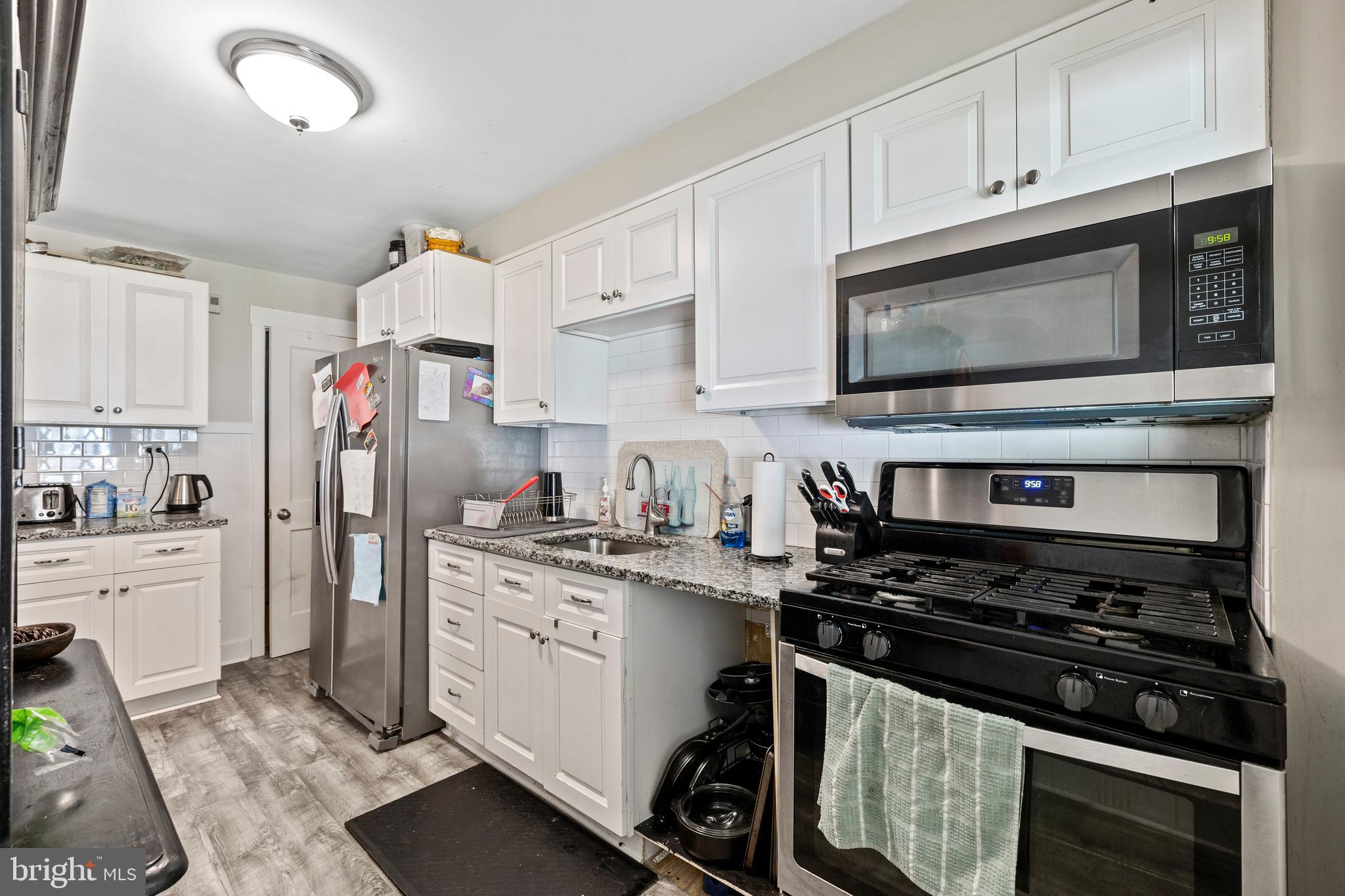 7521 Lawrence Road Dundalk, MD 21222 - Photo 7 of 20 Kitchen