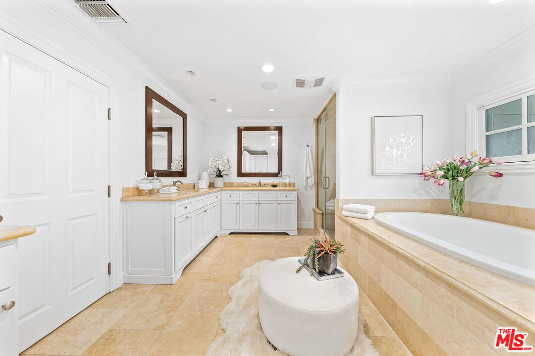 1132 Chantilly Road Los Angeles, CA 90077 - Photo 18 of 29 Gallery Image 18