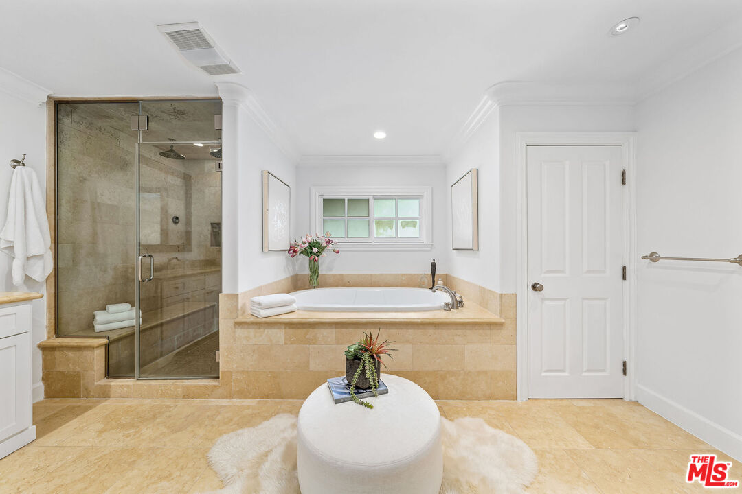 1132 Chantilly Road Los Angeles, CA 90077 - Photo 19 of 29 Gallery Image 19