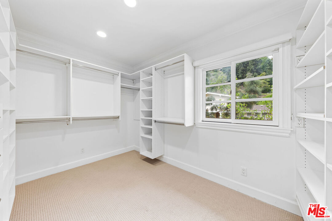 1132 Chantilly Road Los Angeles, CA 90077 - Photo 20 of 29 Gallery Image 20