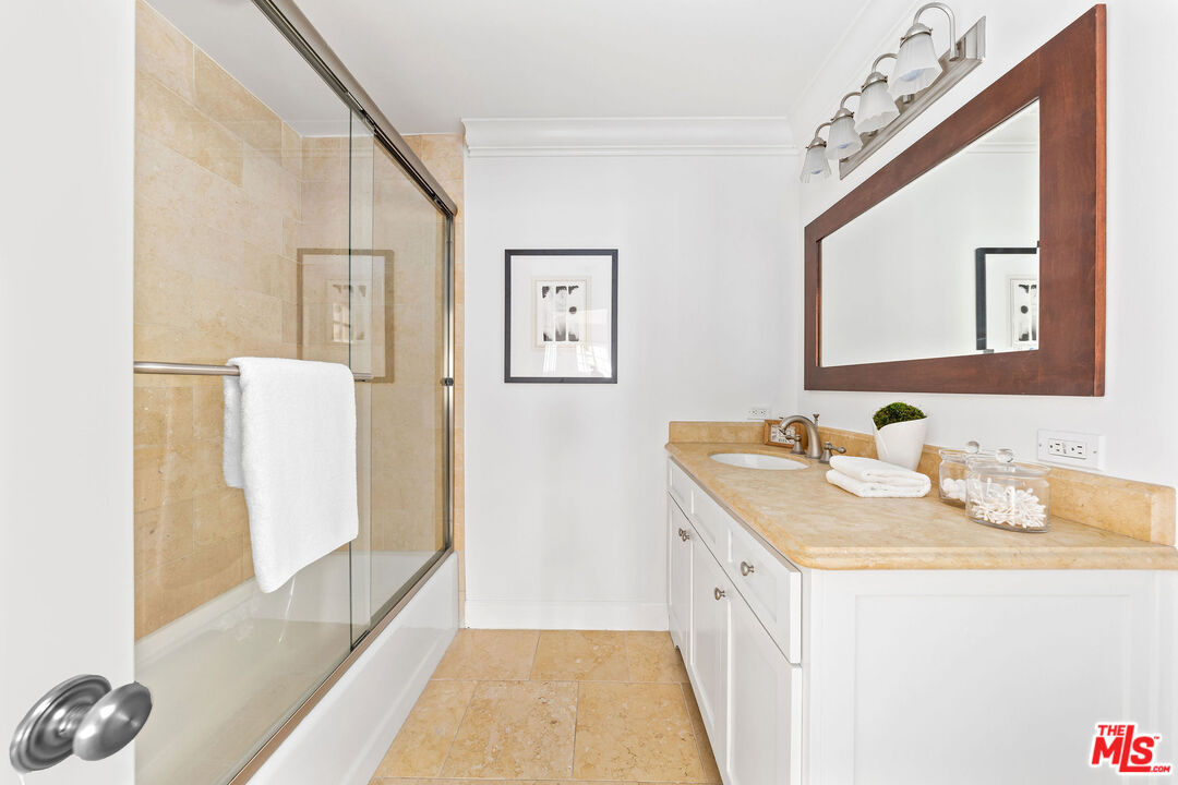1132 Chantilly Road Los Angeles, CA 90077 - Photo 21 of 29 Gallery Image 21
