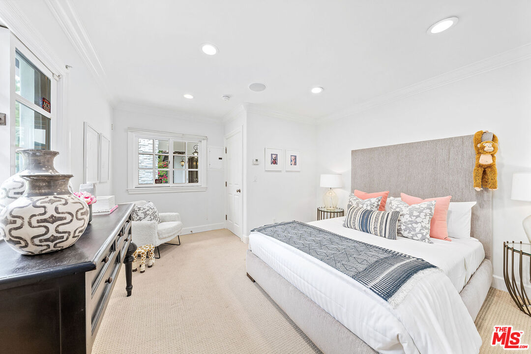 1132 Chantilly Road Los Angeles, CA 90077 - Photo 22 of 29 Gallery Image 22