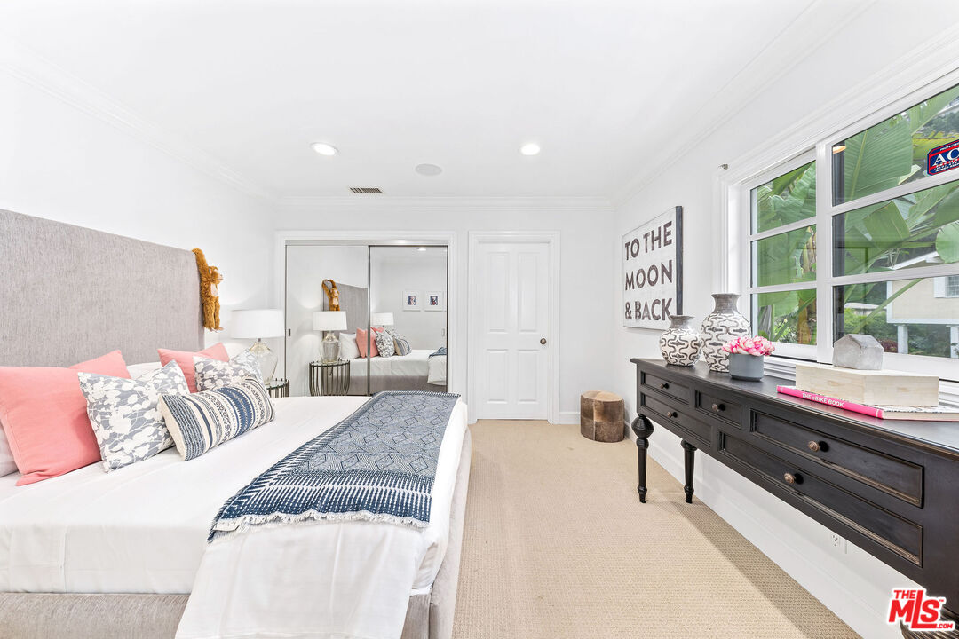 1132 Chantilly Road Los Angeles, CA 90077 - Photo 23 of 29 Gallery Image 23
