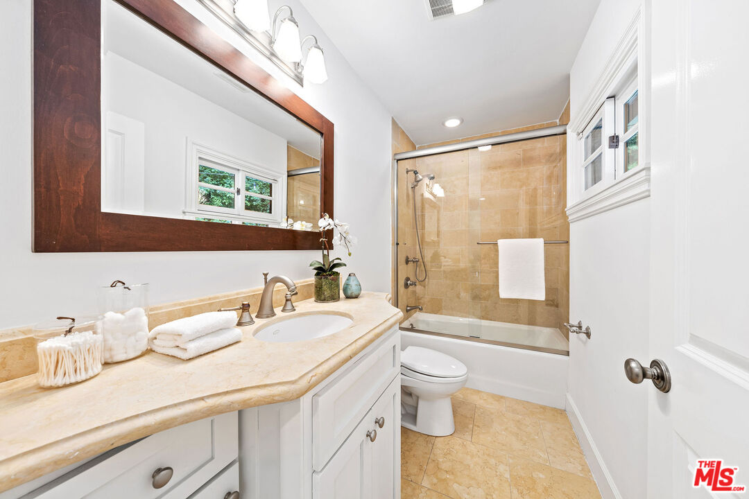 1132 Chantilly Road Los Angeles, CA 90077 - Photo 24 of 29 Gallery Image 24
