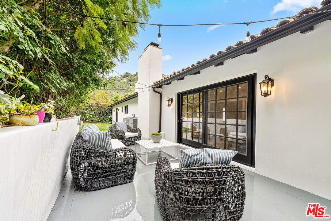 1132 Chantilly Road Los Angeles, CA 90077 - Photo 25 of 29 Gallery Image 25