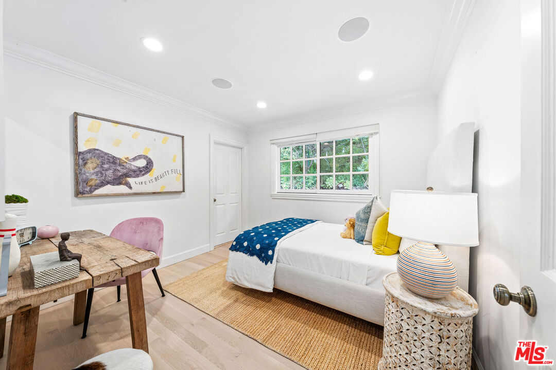 1132 Chantilly Road Los Angeles, CA 90077 - Photo 8 of 29 Gallery Image 8