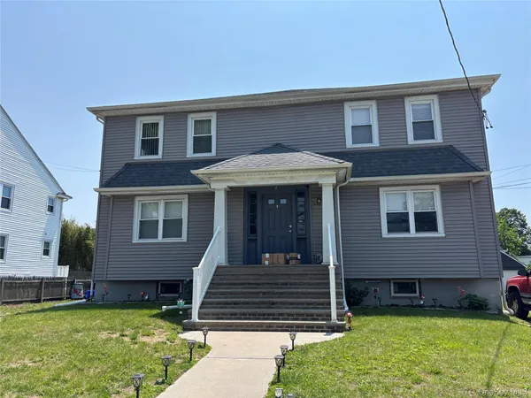 $2,800 | 6 Florence Street, Unit 2W, Baldwin, NY 11510