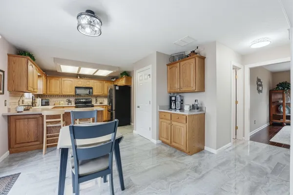 $330,000 | 7825 Berryhill Court, Fort Wayne, IN 46825