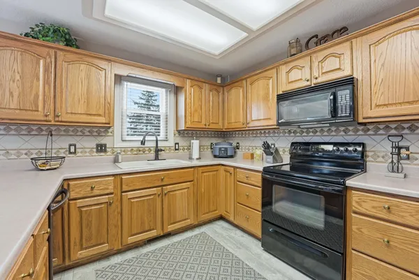 $330,000 | 7825 Berryhill Court, Fort Wayne, IN 46825
