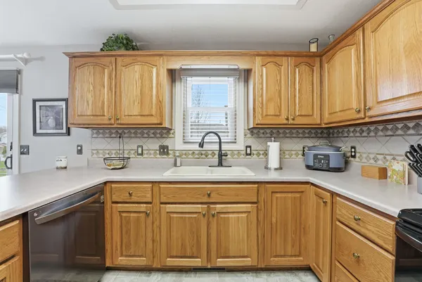 $330,000 | 7825 Berryhill Court, Fort Wayne, IN 46825