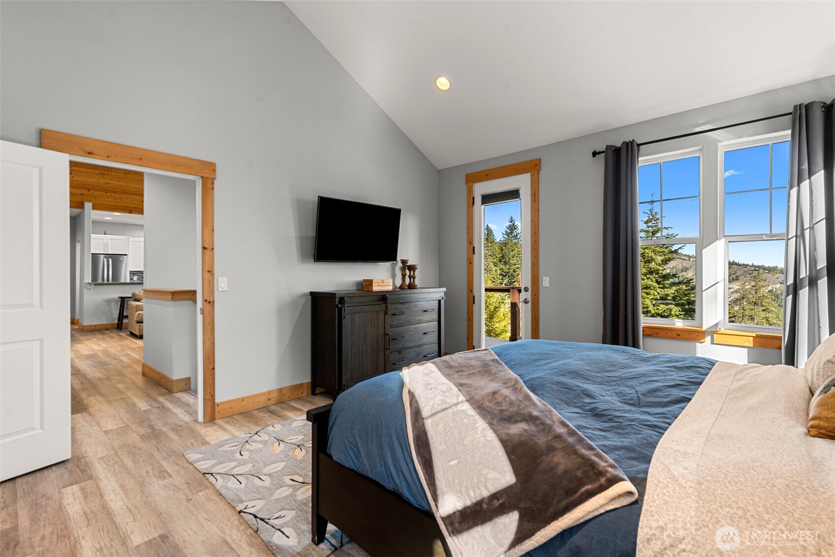 6827 Forest Ridge Drive Wenatchee, WA 98801 - Photo 11 of 37