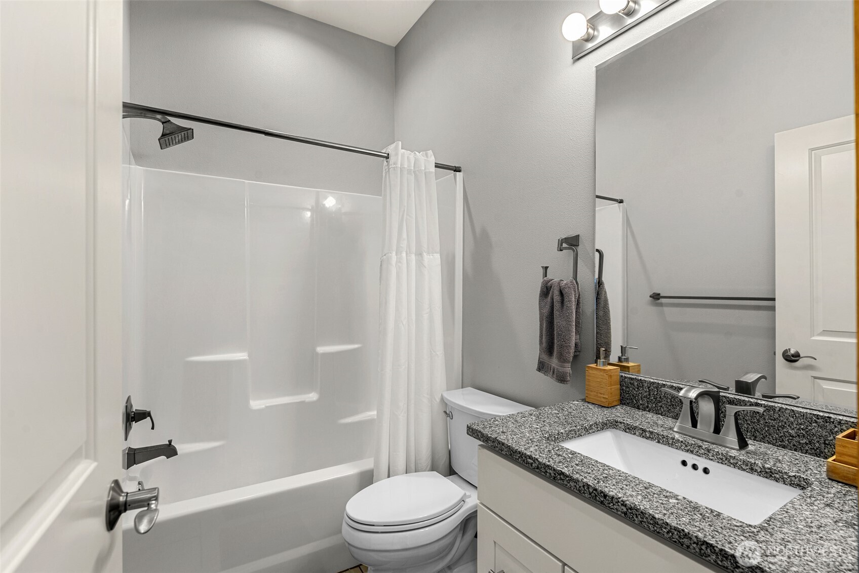 6827 Forest Ridge Drive Wenatchee, WA 98801 - Photo 24 of 37