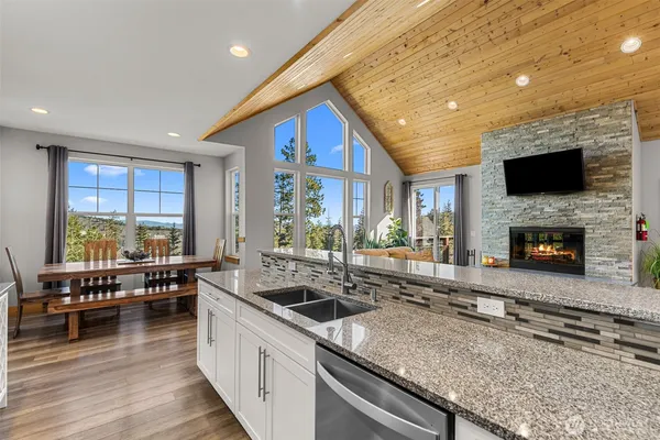$899,000 | 6827 Forest Ridge Drive, Wenatchee, WA 98801