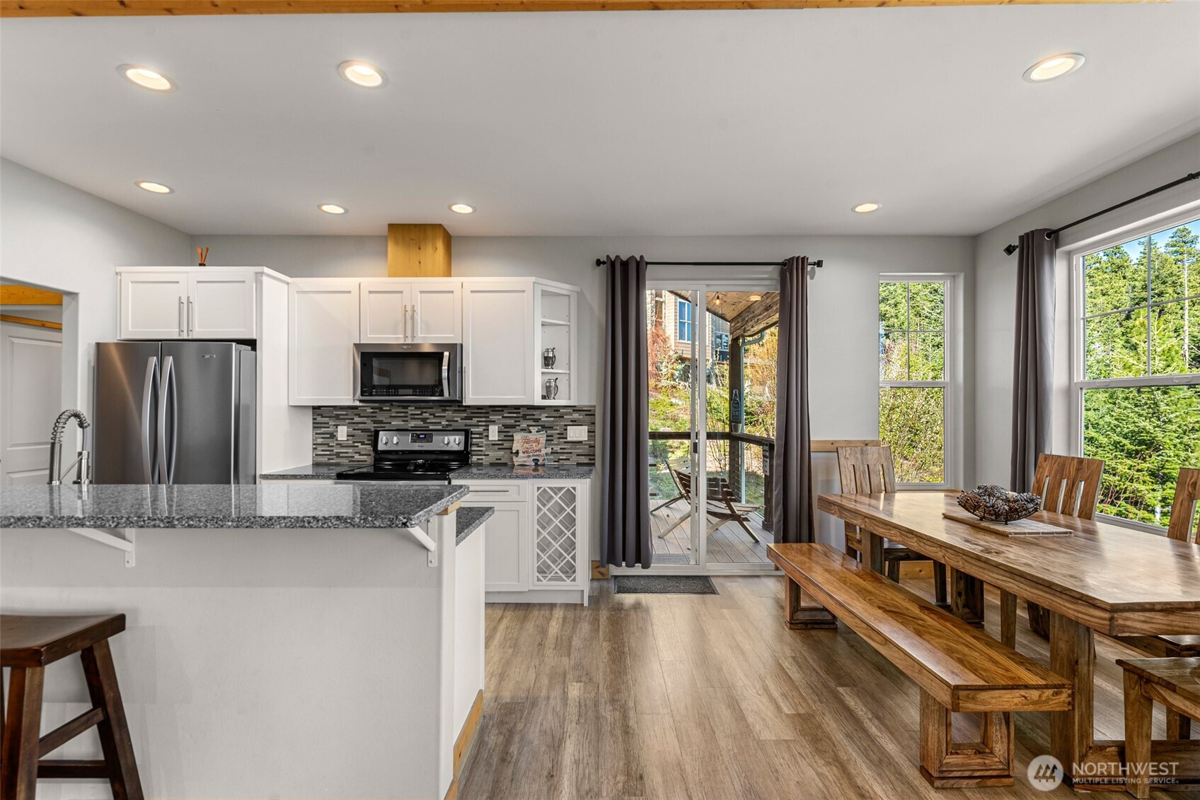 6827 Forest Ridge Drive Wenatchee, WA 98801 - Photo 8 of 37