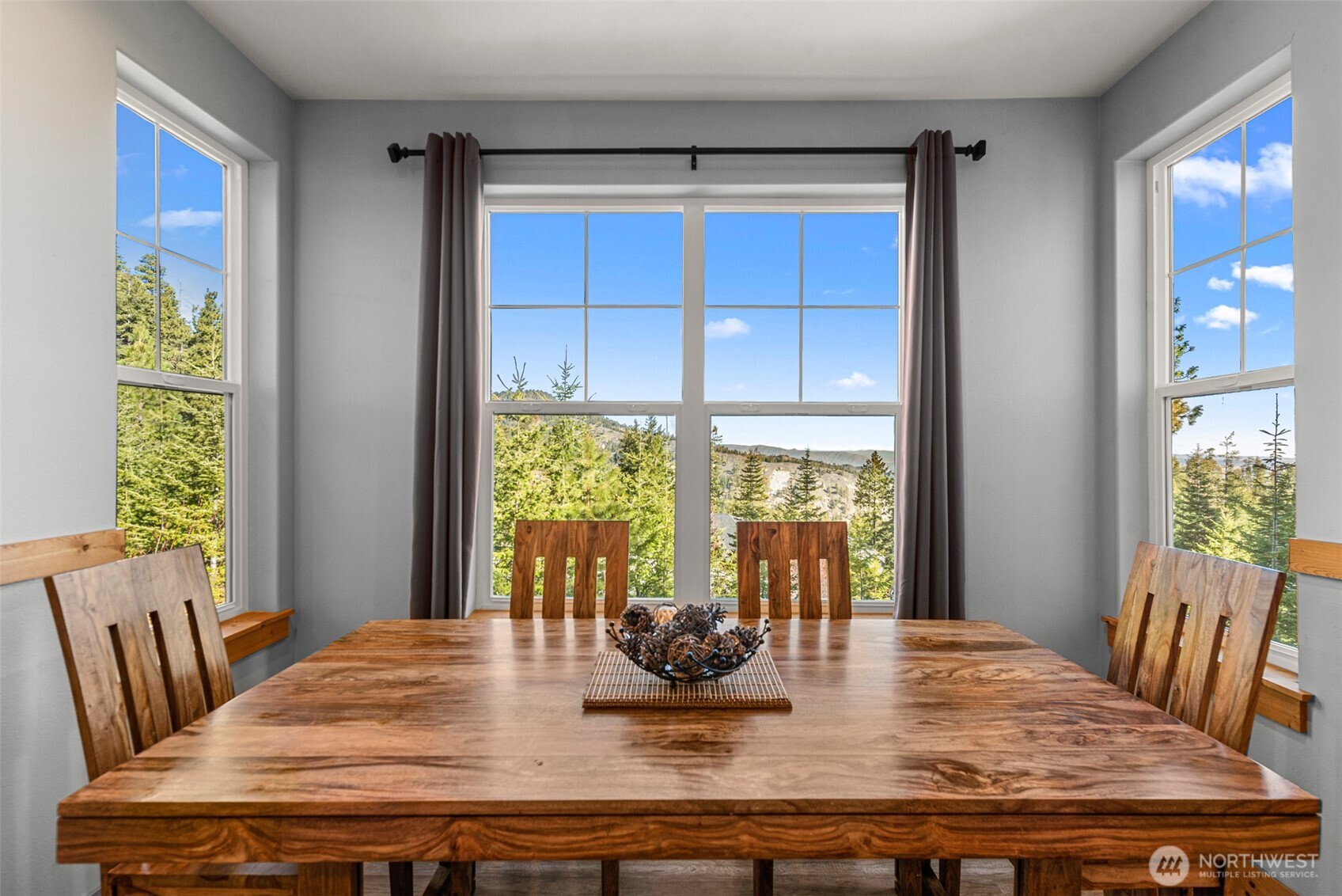 6827 Forest Ridge Drive Wenatchee, WA 98801 - Photo 9 of 37