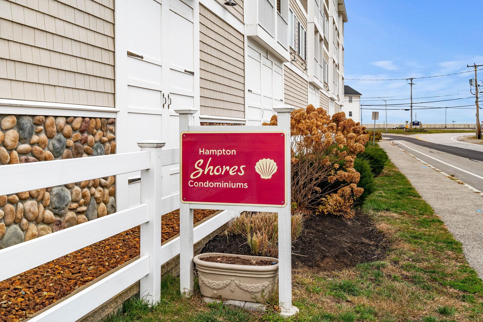 580 Winnacunnet Road, Unit 305 Hampton, NH 03842 - Photo 2 of 26