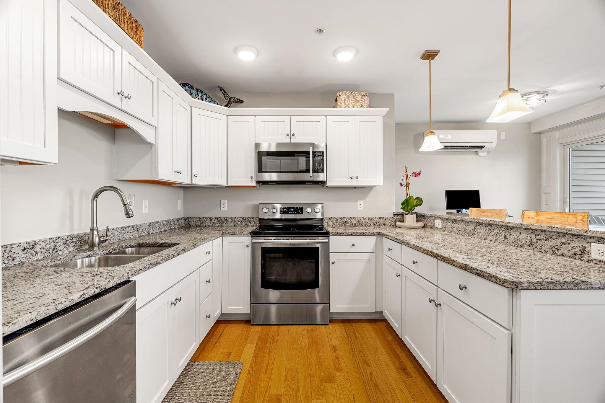 580 Winnacunnet Road, Unit 305 Hampton, NH 03842 - Photo 5 of 26