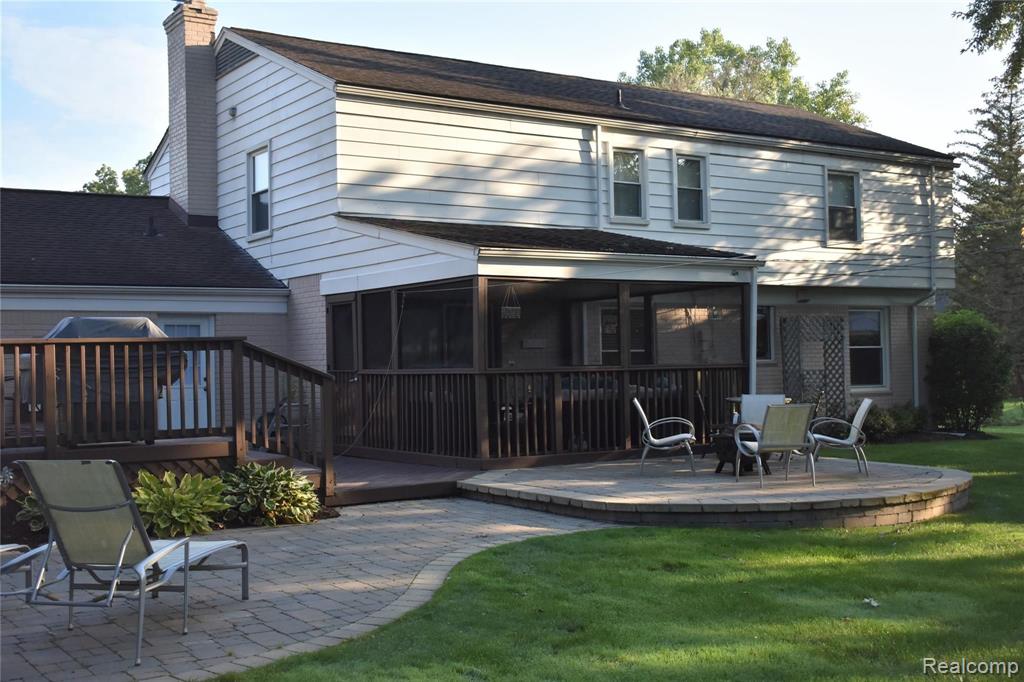 31161 Old Stage Road Beverly Hills, MI 48025 - Photo 8 of 32