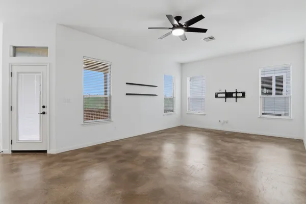 $2,400 | 173 Kipahulu Drive, Bastrop, TX 78602