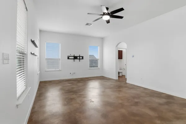 $2,400 | 173 Kipahulu Drive, Bastrop, TX 78602