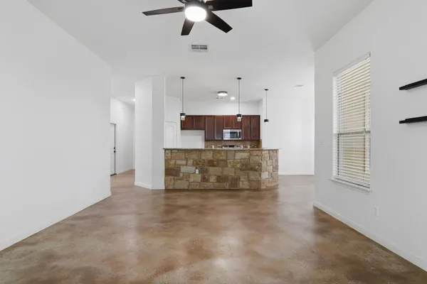 $2,400 | 173 Kipahulu Drive, Bastrop, TX 78602
