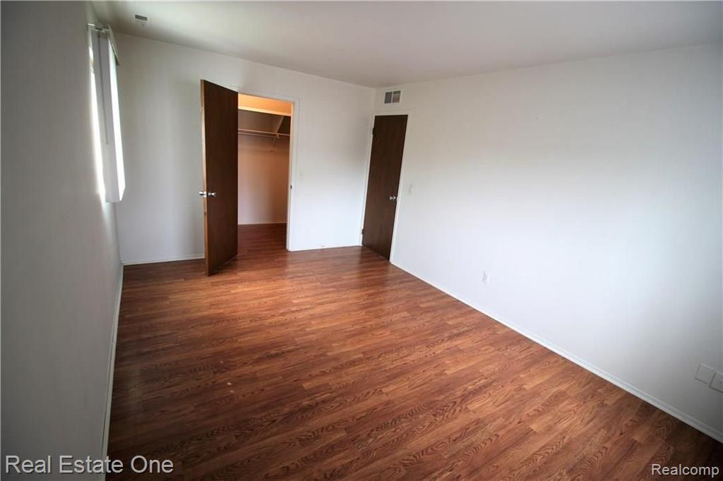 470 Baldwin Avenue Rochester, MI 48307 - Photo 14 of 29