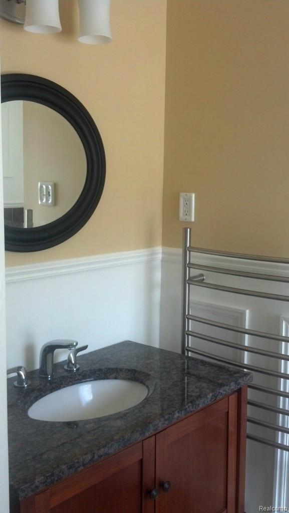 1100 South Elliott Road Fowlerville, MI 48836 - Photo 15 of 15 Master Bath 2.jpg