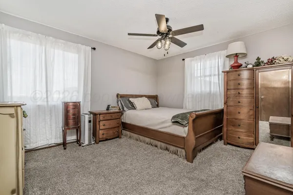 $180,000 | 900 Goodnight Street, Claude, TX 79019