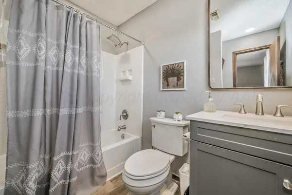 $180,000 | 900 Goodnight Street, Claude, TX 79019