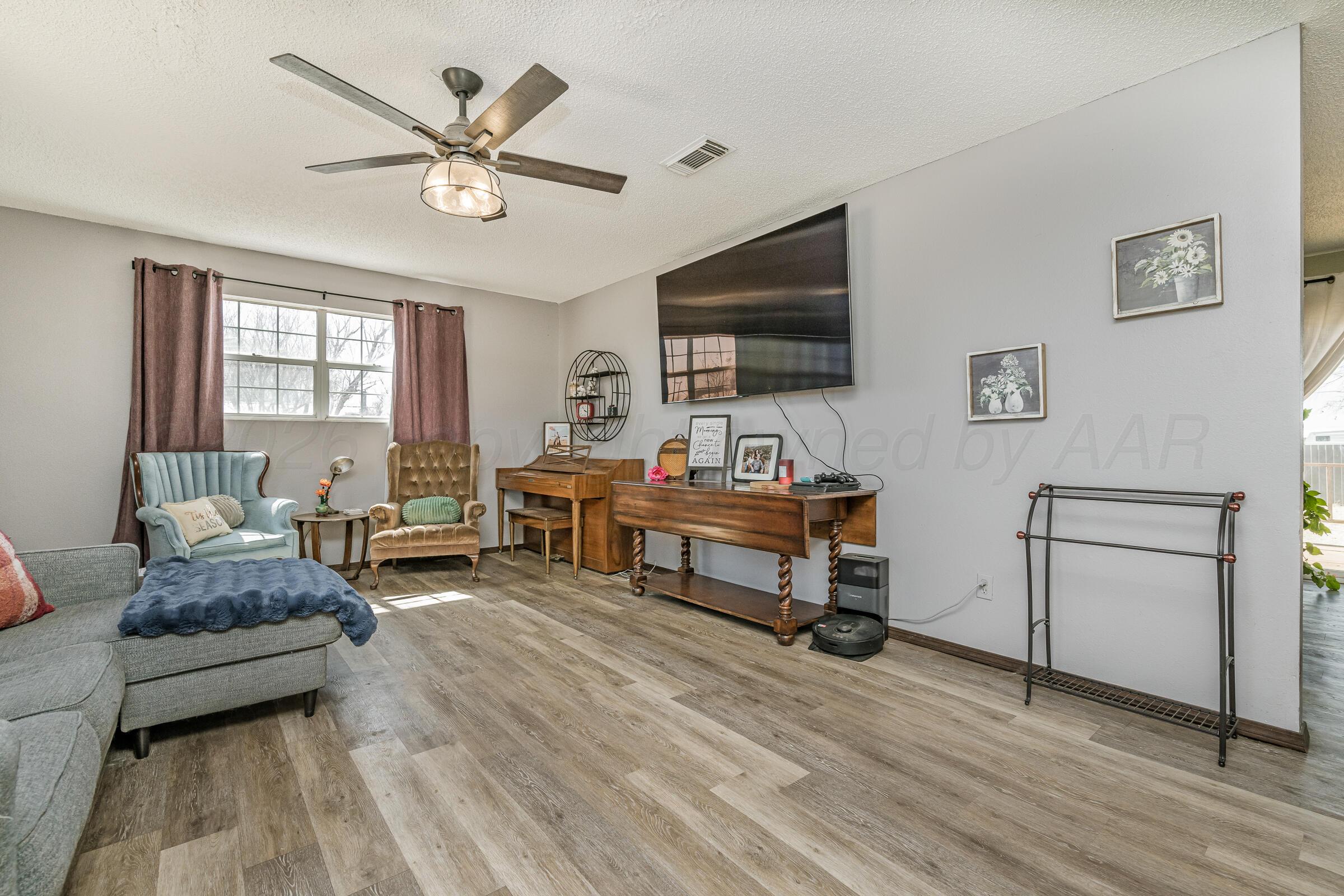 900 Goodnight Street Claude, TX 79019 - Photo 10 of 20 900 Goodnight St 09