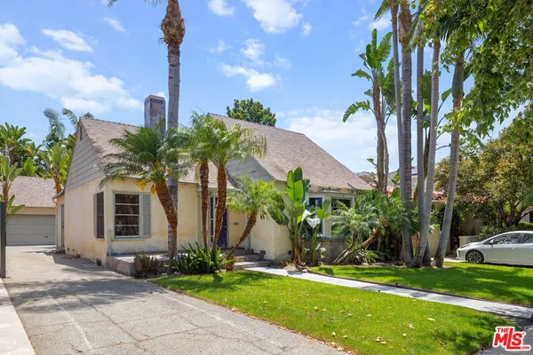 $1,499,000 | 4166 Bakman Avenue, North Hollywood, CA 91602