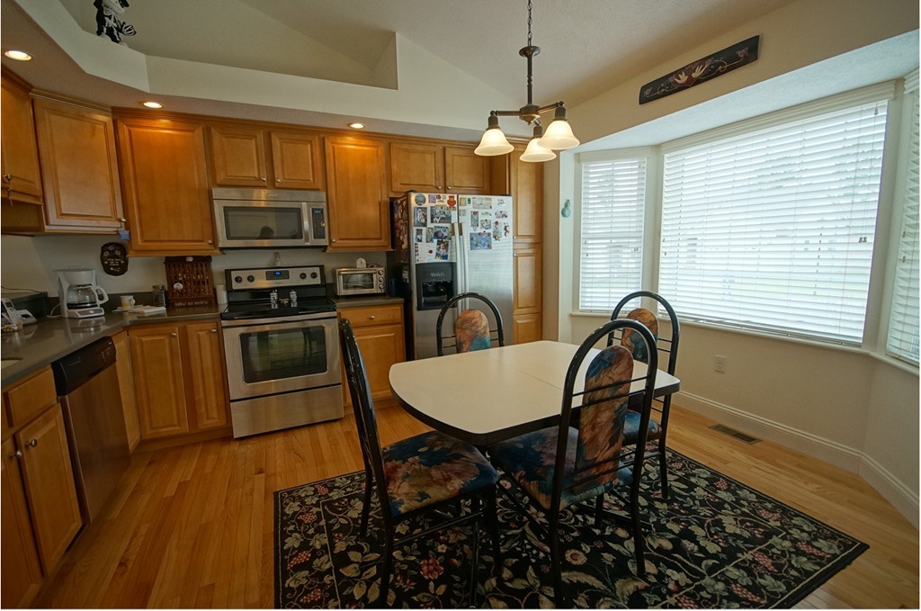 35 Hall Road, Unit 35 Fremont, NH 03044 - Photo 1 of 30