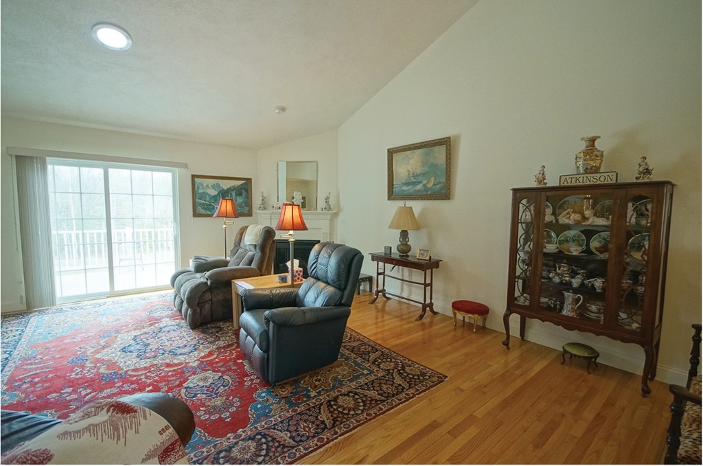 35 Hall Road, Unit 35 Fremont, NH 03044 - Photo 13 of 30