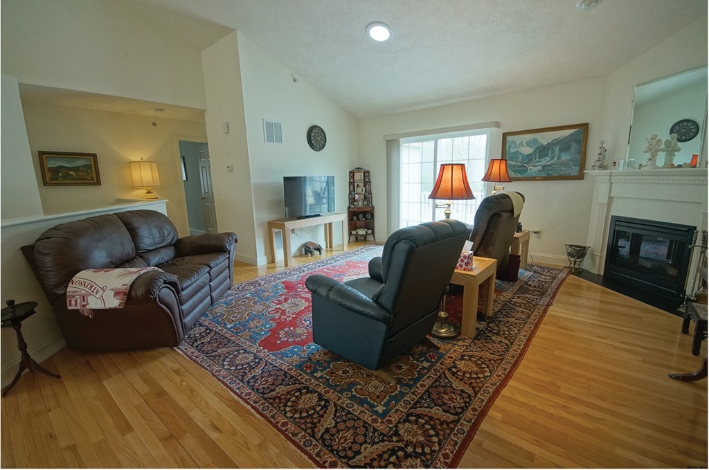 35 Hall Road, Unit 35 Fremont, NH 03044 - Photo 14 of 30