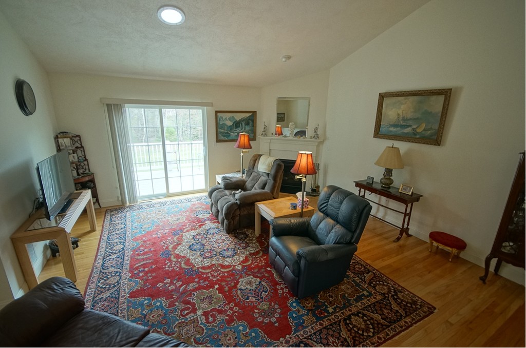 35 Hall Road, Unit 35 Fremont, NH 03044 - Photo 18 of 30