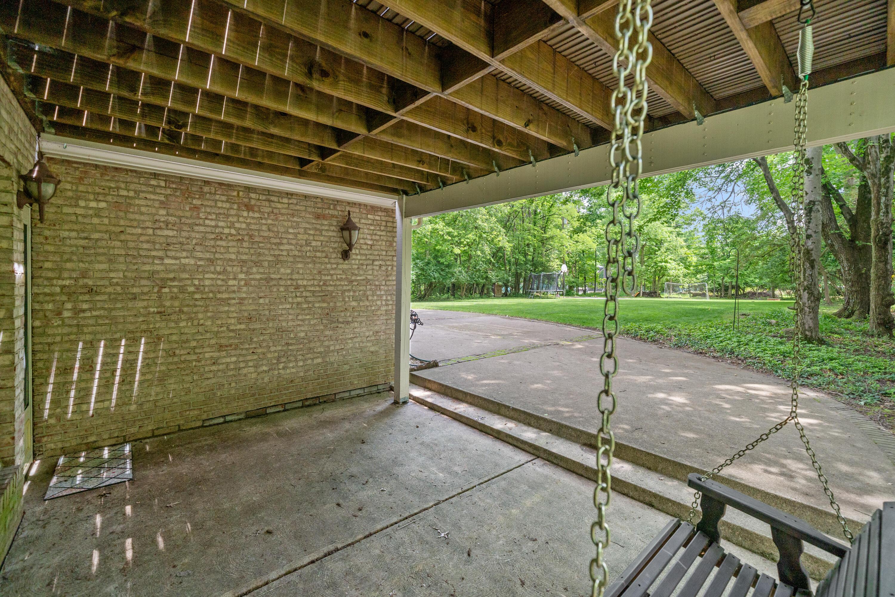 546 Indian Mound Road Columbus, OH 43213 - Photo 10 of 97