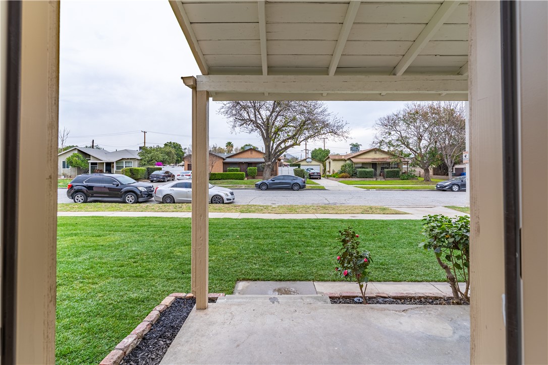 3766 Lofton Place Riverside, CA 92501 - Photo 6 of 40